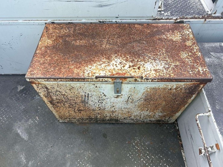 2016-freightliner-m2-106-altec-am50-50ft-bucket-truck-image-42