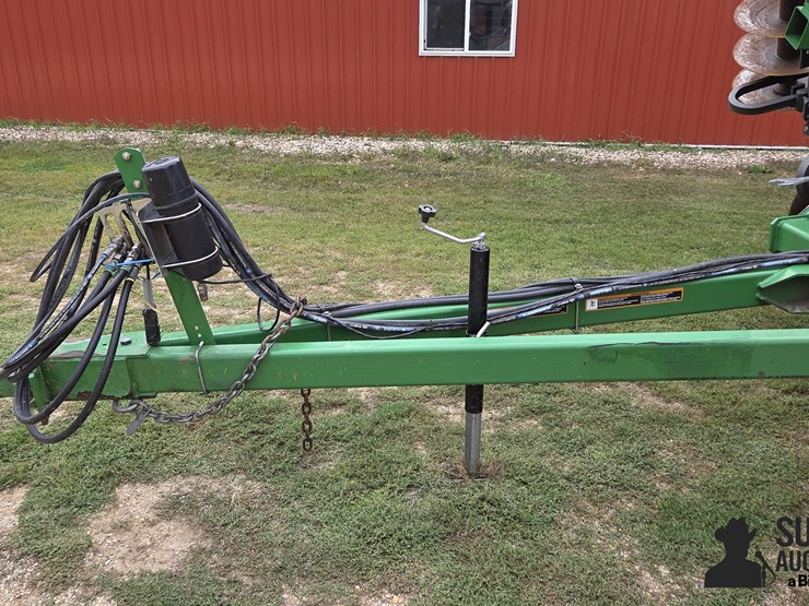 2011-john-deere-637-image-9