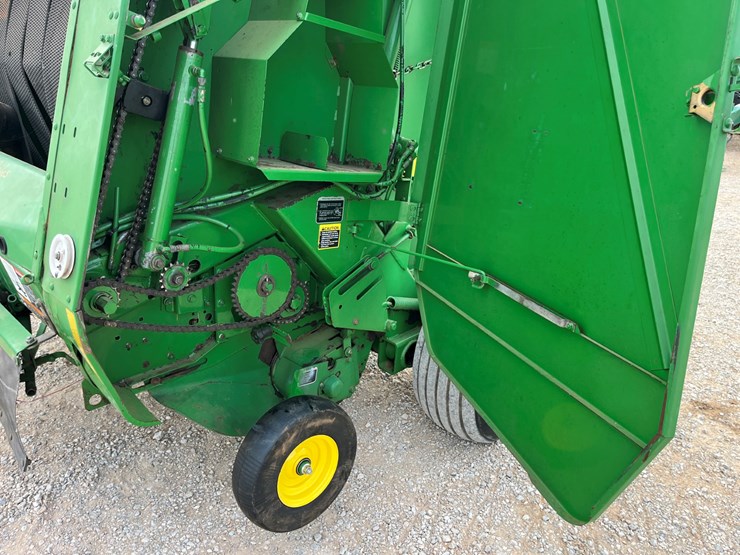 2000-john-deere-567-image-17