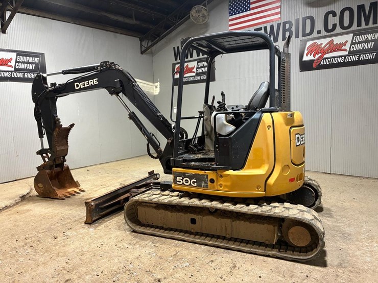 2016-deere-50g-image-2