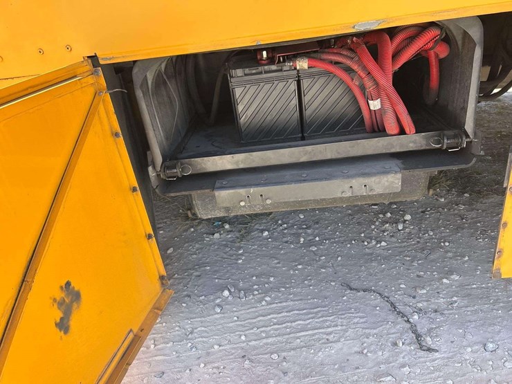 2007-freightliner-b2-image-30