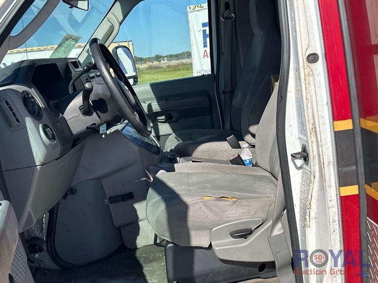 2009-ford-e450-image-12