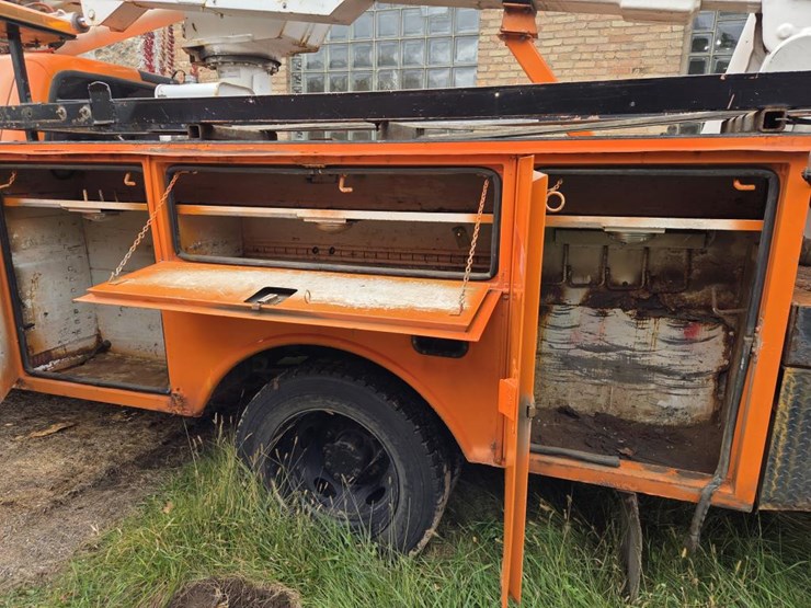 2005-ford-f550-xl-image-25