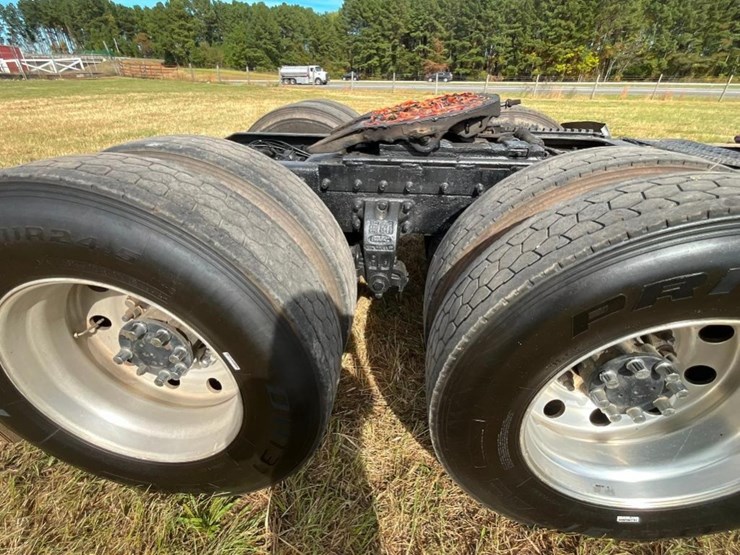 1998-peterbilt-379-image-18