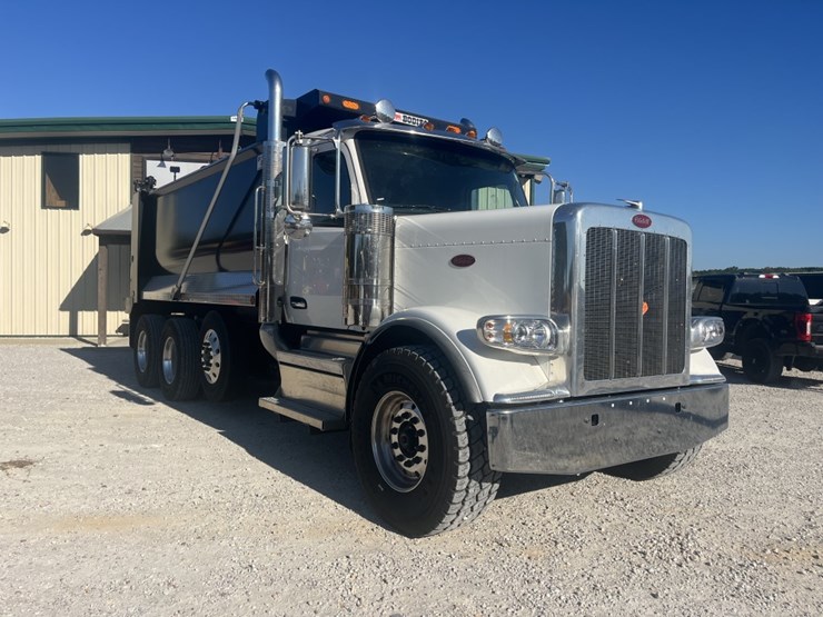 #4709-•-2025-peterbilt-589-tri-axle-dump-truck-image-2