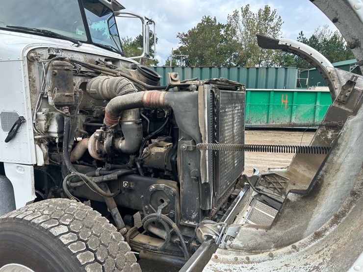 2006-peterbilt-357-image-9