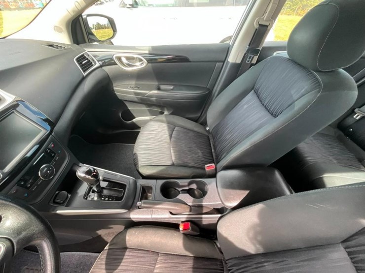 2019-nissan-sentra-(at,-miles-read-124131,-image-13