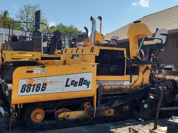2012-leeboy-8816b-wheel-asphalt-paver-w/omini-image-1
