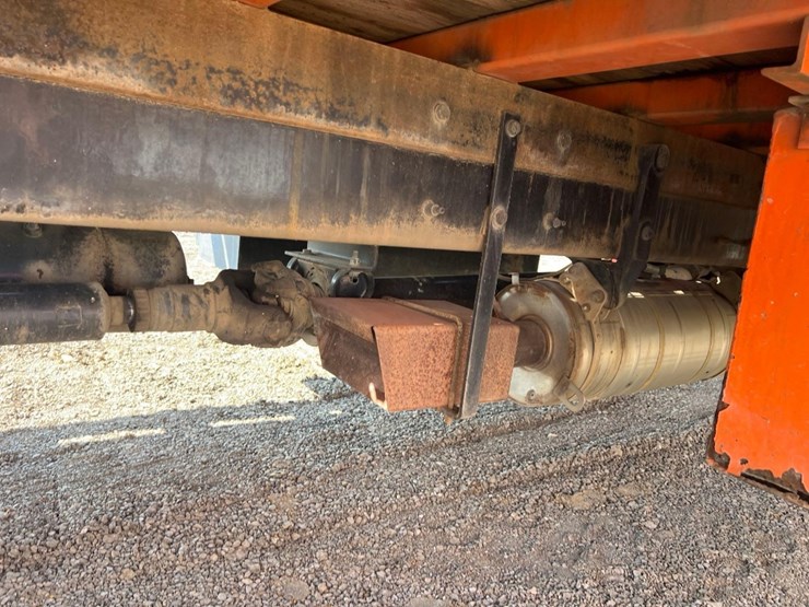 2016-peterbilt-pb337-flatbed-truck-image-18