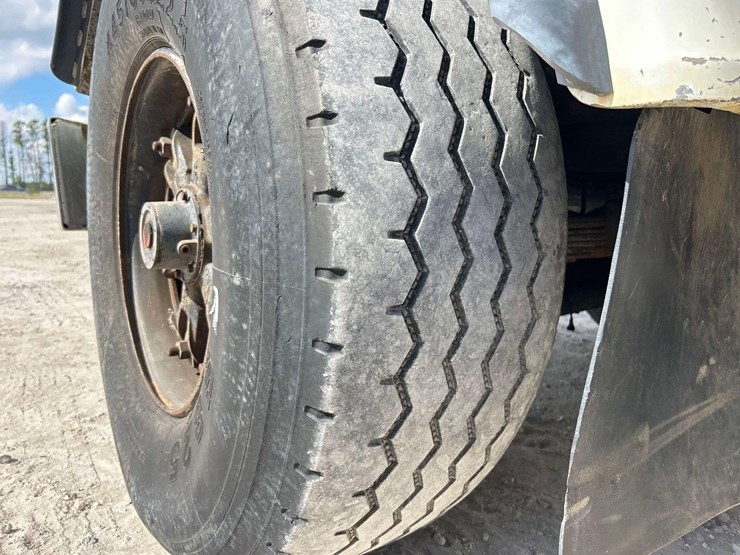 1996-freightliner-fld112sd-t/a-dump-truck-image-21