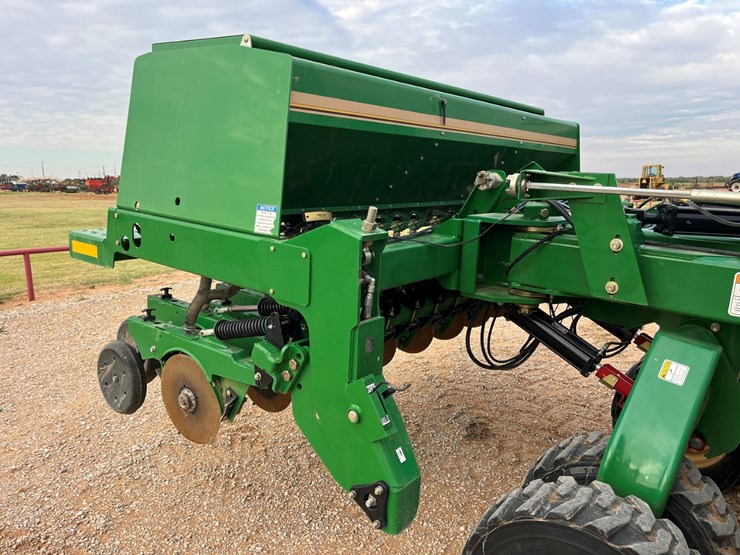 2018-great-plains-3s3000hd-image-12