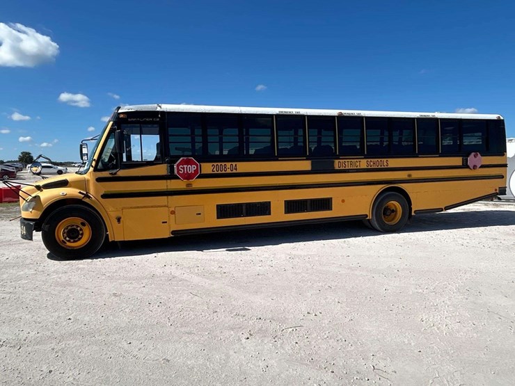 2009-freightliner-b2-image-29