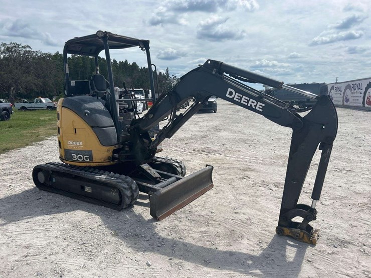 2017-deere-30g-image-2