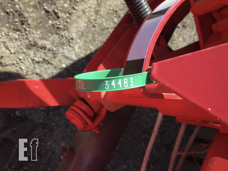 2012-massey-ferguson-1734-image-12