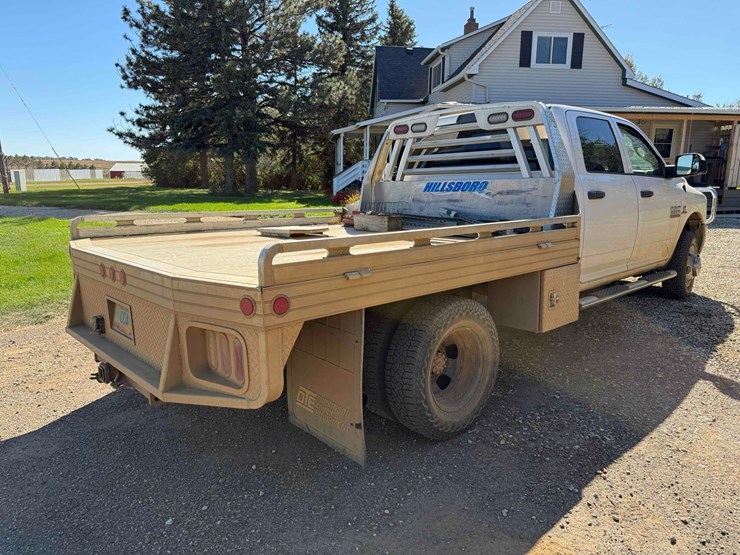 2015-dodge-3500hd-image-5