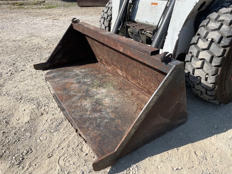 2011-bobcat-s650-image-3