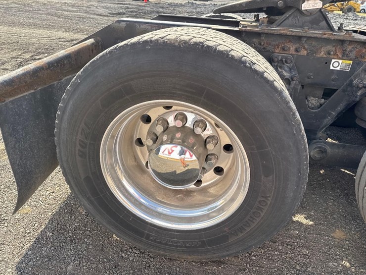 2012-kenworth-t660-image-14