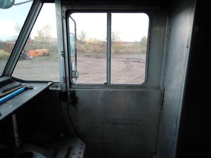 2013-freightliner-mt55-image-20