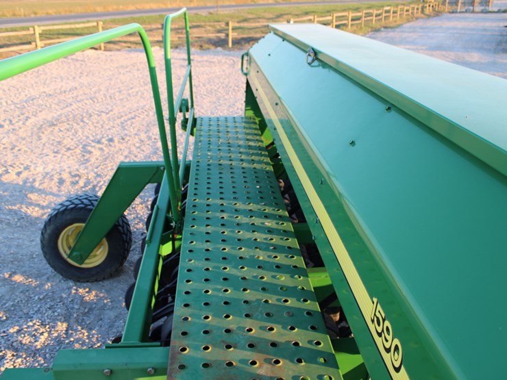 john-deere-1590-image-40