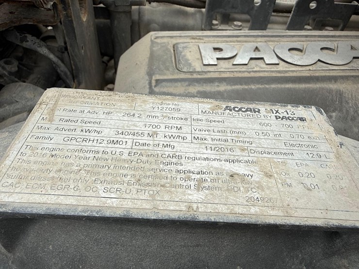 2018-peterbilt-567-image-13