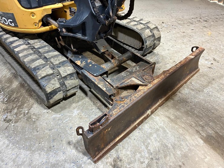 2016-deere-50g-image-16