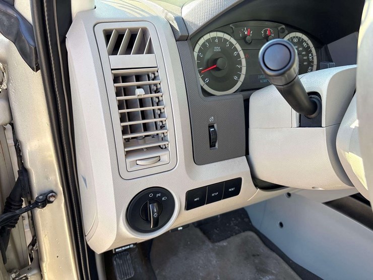 2011-ford-escape-image-14