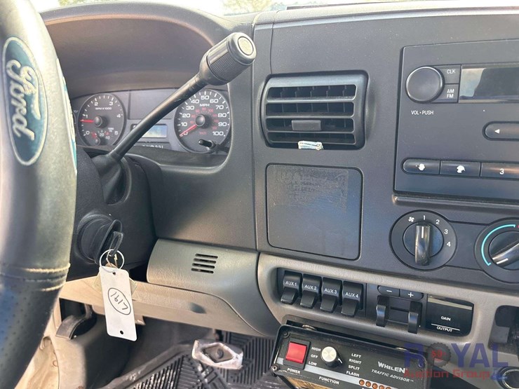 2007-ford-f-450-4x4-cab-and-chassis-truck-image-14