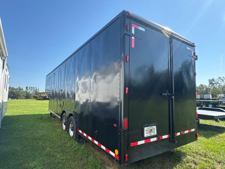 2001-wells-cargo-8'-x-32'-toy-hauler-dbl-axle-trl-image-4