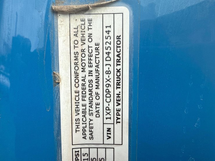 2018-peterbilt-567-image-18