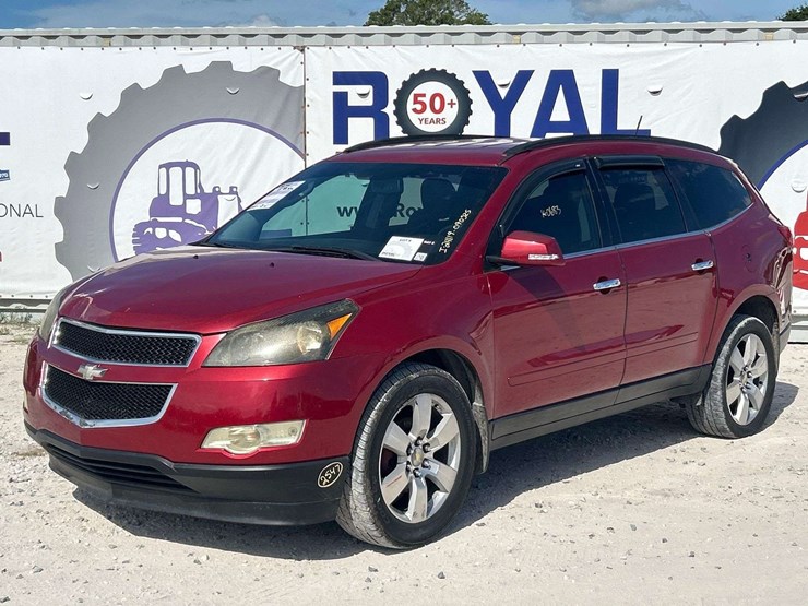 2012-chevrolet-traverse-image-1