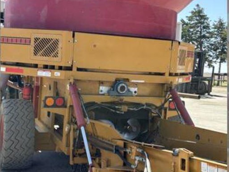 2022-haybuster-h1135-image-6