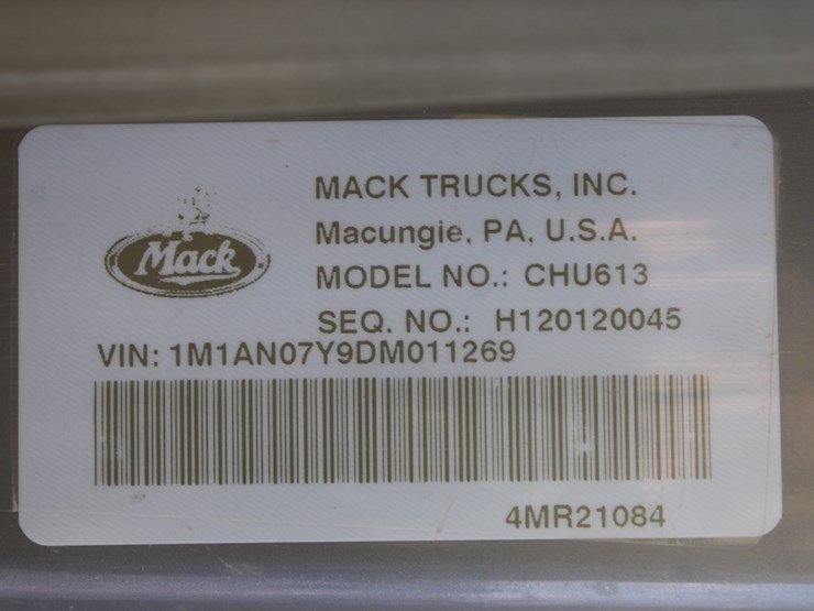 #2045-•-#2045--2013-mack-chu613-semi-tractor-image-59