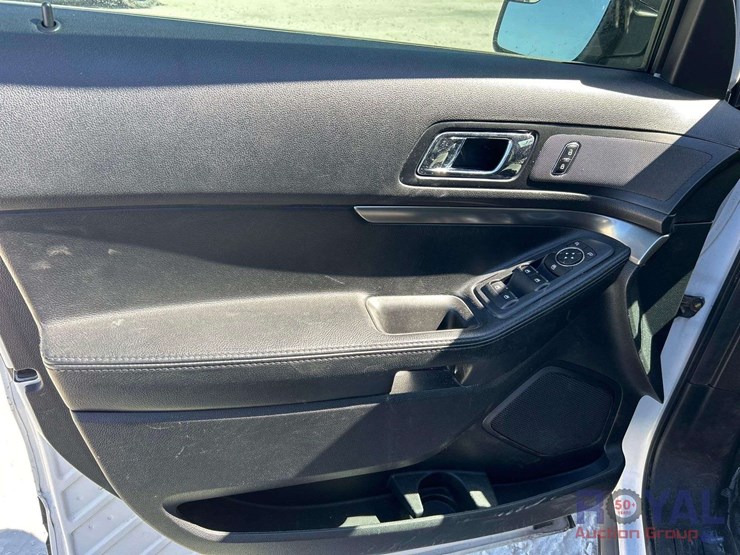 2018-ford-explorer-image-11