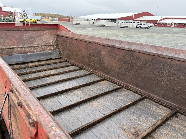 new-holland-195-image-13