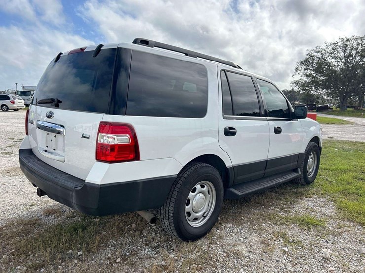 2014-ford-expedition-image-3