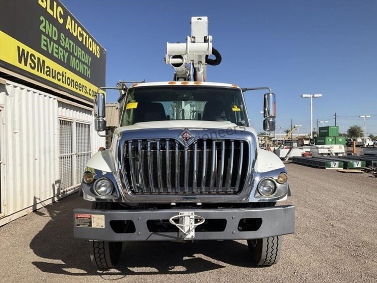 2015-international-7400-image-3