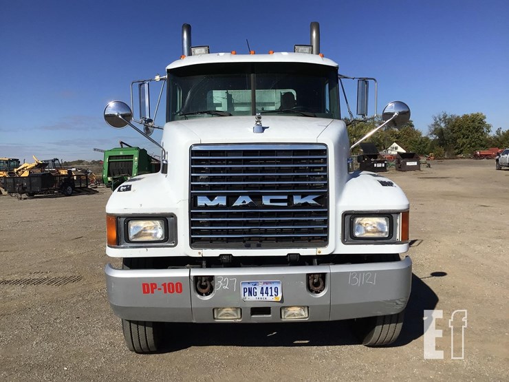 1996-mack-ch613-image-5