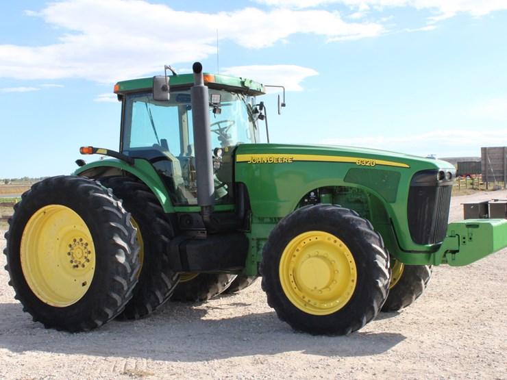 john-deere-8320-image-9