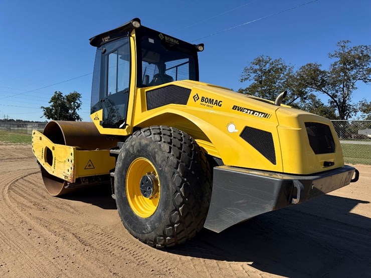 2017-bomag-bw211-image-7