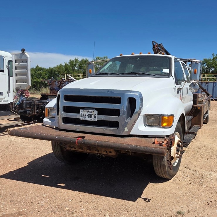 2012 FORD F750