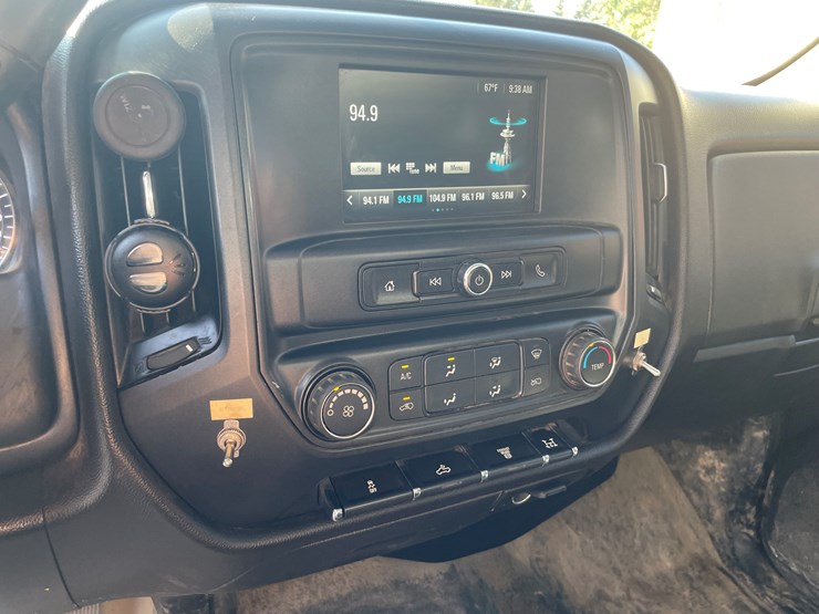 #1007-•-2017-chevy-3500-diesel-utility-truck,-(has-title)-image-30