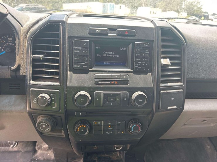 2017-ford-f150-image-18