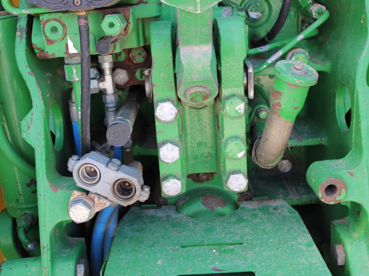 john-deere-8320-image-32