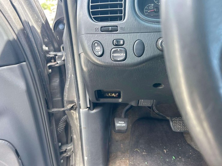 2005-toyota-tundra-image-15