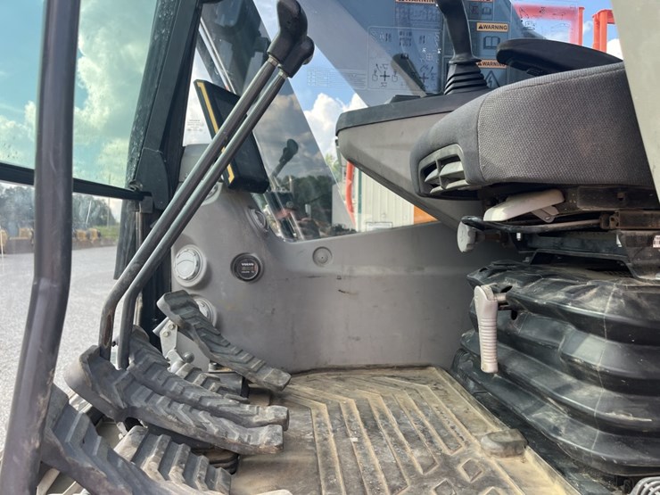 2020-volvo-ec200el-image-15