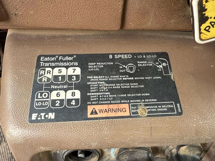 2004-mack-cv713-granite-fuel-and-lube-truck-image-16