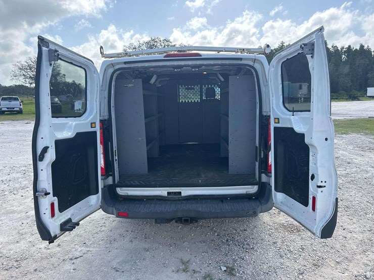 2015-ford-transit-image-21