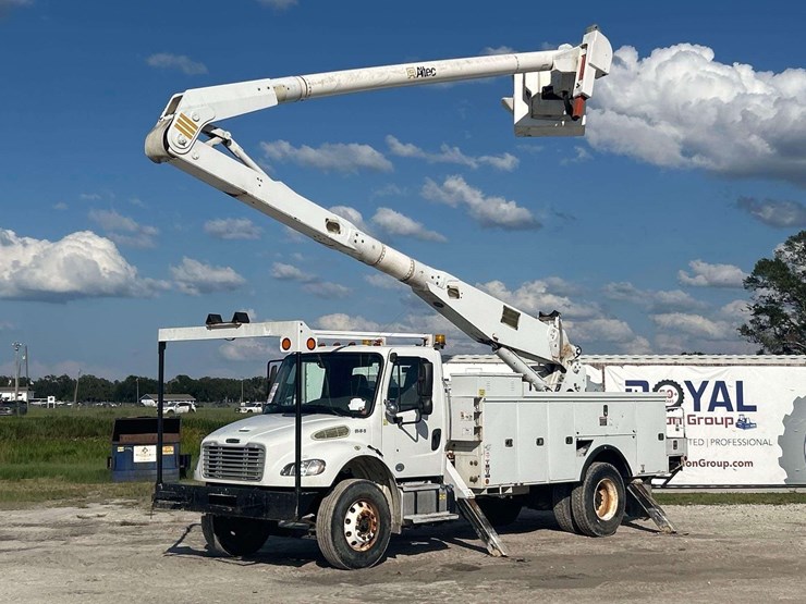 2013-freightliner-m2-106-altec-aa755-55ft-bucket-truck-image-1