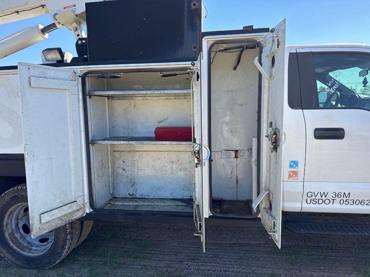 2017-ford-f550-xl-image-26