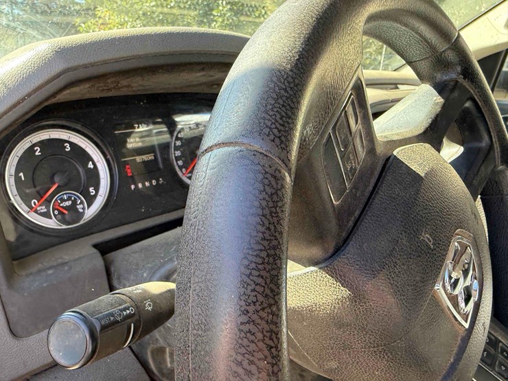 2015-dodge-3500hd-image-11